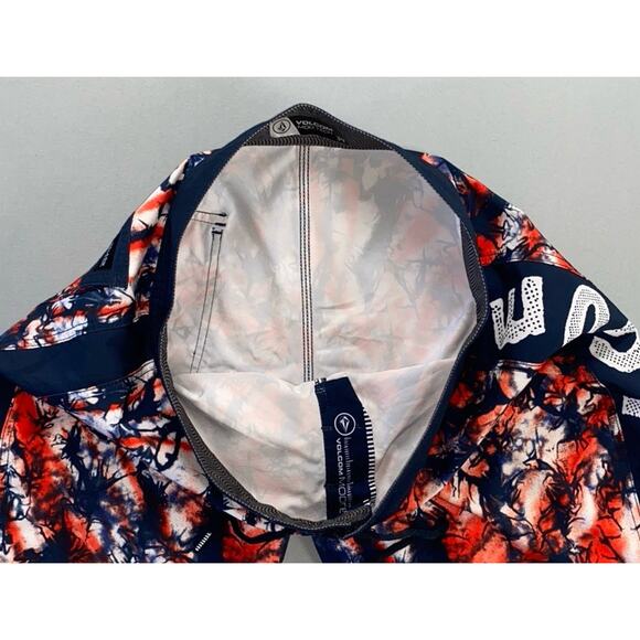 Volcom Mod-Tech Lightweight Quick Dry Board Shorts. Abstract Floral, Men's 34. - Picture 3 of 5